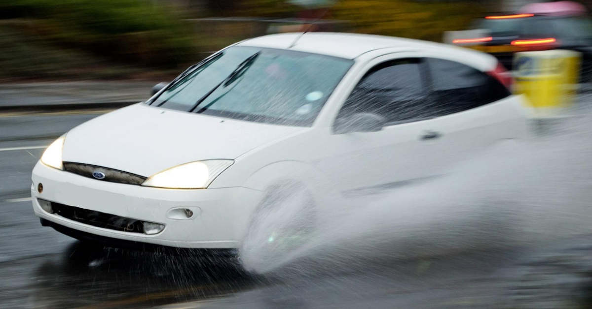 Jak wybrać odpowiednie wycieraczki i dlaczego producent ma kluczowe znaczenie?