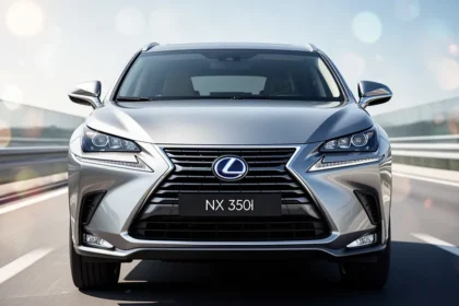 Srebrny SUV Lexus NX 350h na nowoczesnej drodze w świetle dziennym, widok z przodu.